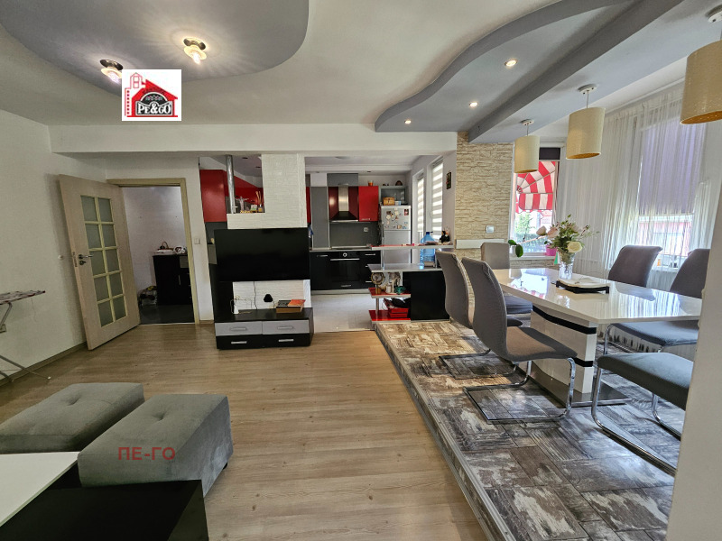Продава 3-СТАЕН, град Пазарджик, Руски • 150000 € • 35130235 1 — Holmes.bg Продава 3-СТАЕН, град Пазарджик, Руски • 150000 € • 35130235 1