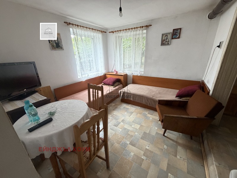 Продава КЪЩА, област Пловдив, с. Брестник • 199900 € • 37215119 1 — Holmes.bg Продава КЪЩА, област Пловдив, с. Брестник • 199900 € • 37215119 1