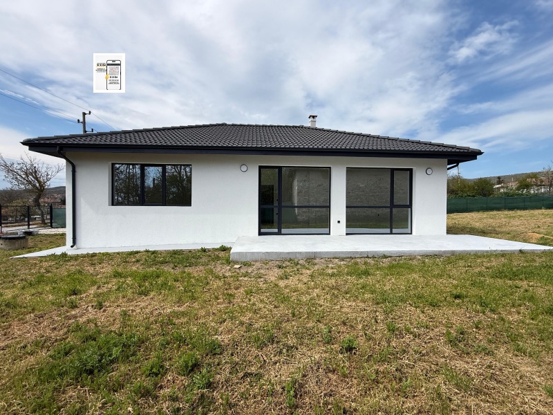Продава КЪЩА, област Добрич, с. Оброчище • 220000 € / 430282.60 лв. • 90503485 1 — Holmes.bg Продава КЪЩА, област Добрич, с. Оброчище • 220000 € / 430282.60 лв. • 90503485 1