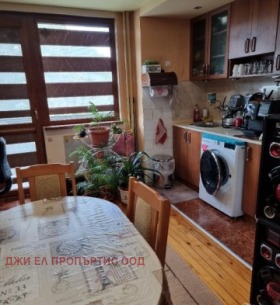 ЕТАЖ ОТ КЪЩА, 70 m2 - Holmes.bg ЕТАЖ ОТ КЪЩА, 70 m2