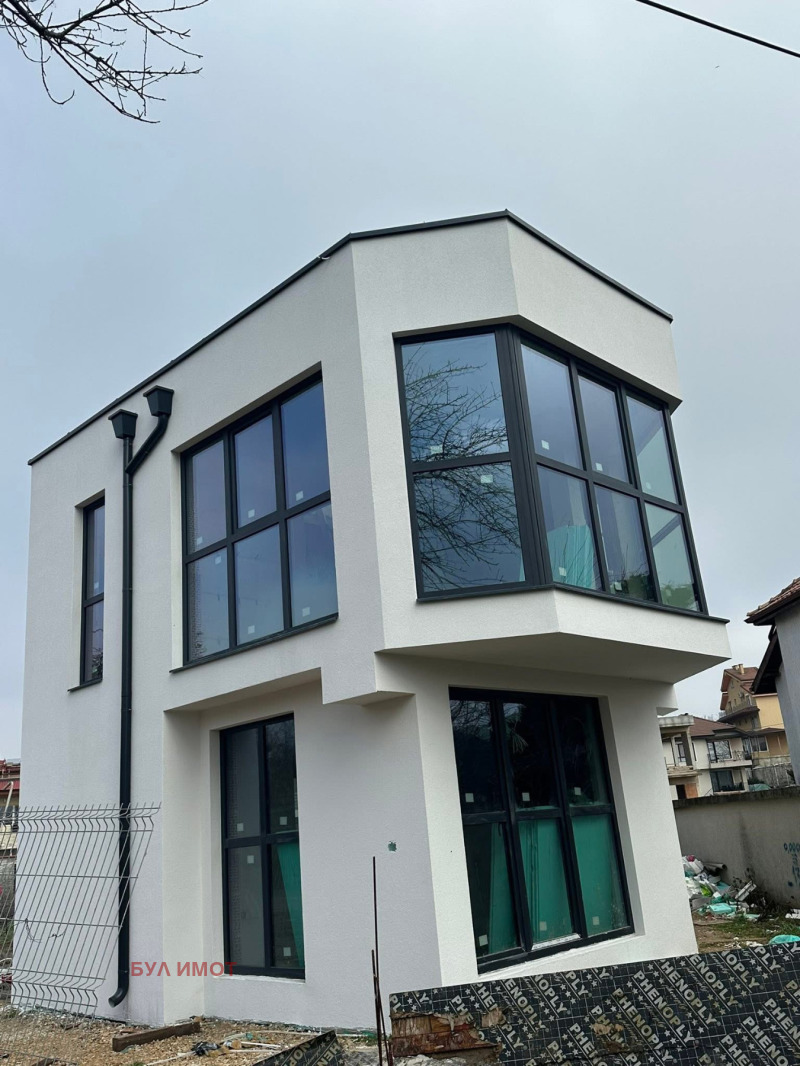Продава КЪЩА, град Варна, м-т Горна Трака • 167000 € / 326623.61 лв. • 52223069 1 — Holmes.bg Продава КЪЩА, град Варна, м-т Горна Трака • 167000 € / 326623.61 лв. • 52223069 1