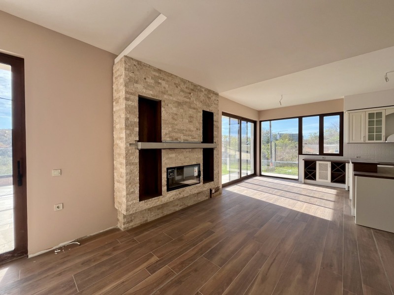 Продава КЪЩА, област Русе, с. Николово • 499000 € / 975959.17 лв. • 27078113 1 — Holmes.bg Продава КЪЩА, област Русе, с. Николово • 499000 € / 975959.17 лв. • 27078113 1