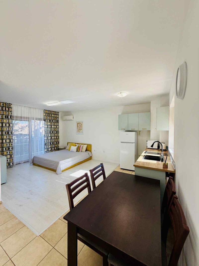 Продава 1-СТАЕН, област Варна, гр. Бяла • 55000 € / 107570.65 лв. • 58237806 1 — Holmes.bg Продава 1-СТАЕН, област Варна, гр. Бяла • 55000 € / 107570.65 лв. • 58237806 1