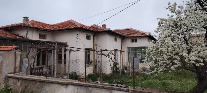 Продава КЪЩА, област Хасково, с. Динево • 40000 € / 78233.20 лв. • 65589641 1 — Holmes.bg Продава КЪЩА, област Хасково, с. Динево • 40000 € / 78233.20 лв. • 65589641 1