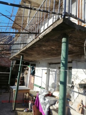 Продажба на къщи в град Враца - изображение 1 