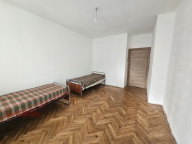 Обява Продава МНОГОСТАЕН,град Варна, Спортна зала>