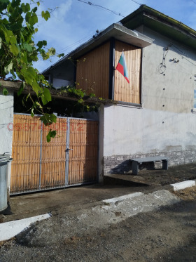 Продава Къща, с. Драговищица