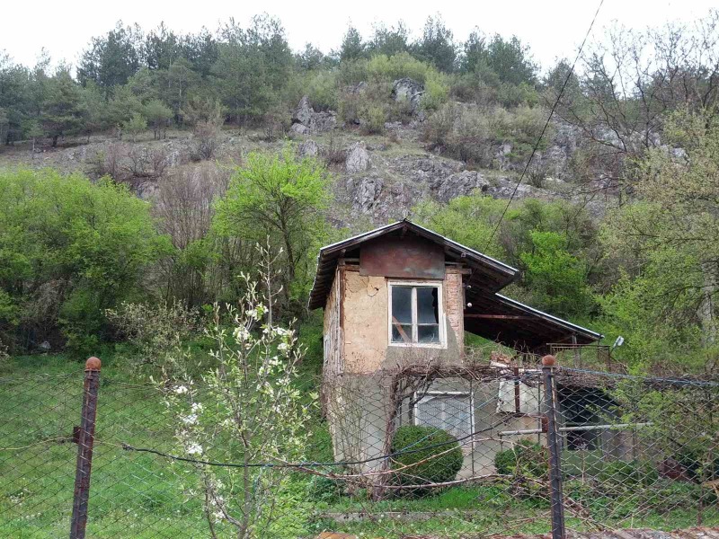 Продава КЪЩА, област София, с. Голема Раковица • 70000 € / 136908.10 лв. • 33456214 1 — Holmes.bg Продава КЪЩА, област София, с. Голема Раковица • 70000 € / 136908.10 лв. • 33456214 1