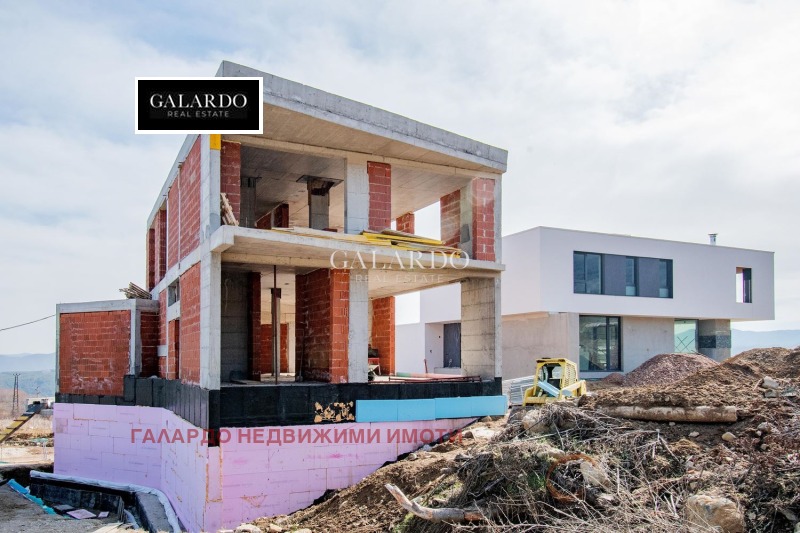 Продава КЪЩА, град София, с. Бистрица • 1700000 € / 3324911.00 лв. • 66799338 1 — Holmes.bg Продава КЪЩА, град София, с. Бистрица • 1700000 € / 3324911.00 лв. • 66799338 1