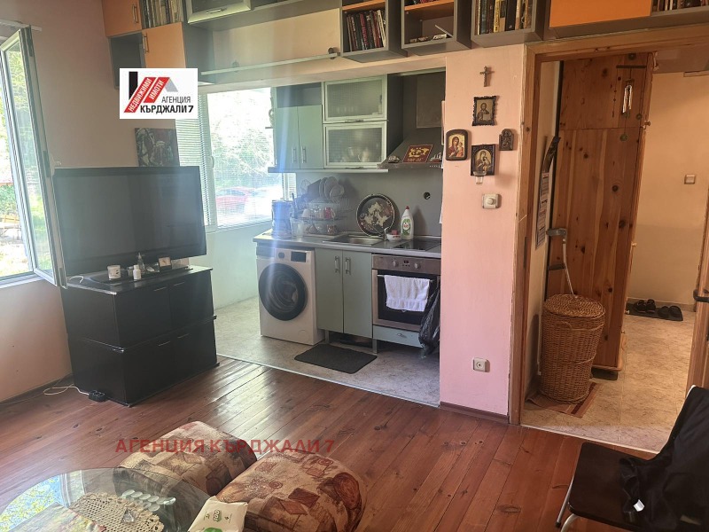 Продава 2-СТАЕН, град Кърджали, Център • 79000 € / 154510.57 лв. • 23579492 1 — Holmes.bg Продава 2-СТАЕН, град Кърджали, Център • 79000 € / 154510.57 лв. • 23579492 1