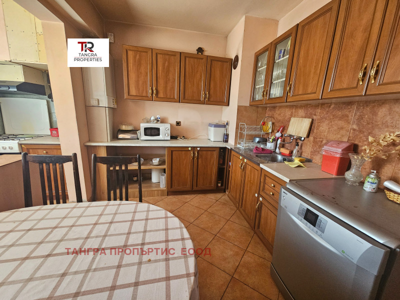 Продава 3-СТАЕН, област Перник, гр. Радомир • 84000 € • 12759353 1 — Holmes.bg Продава 3-СТАЕН, област Перник, гр. Радомир • 84000 € • 12759353 1