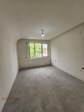 Обява Продава 3-СТАЕН,град Перник, Твърди ливади