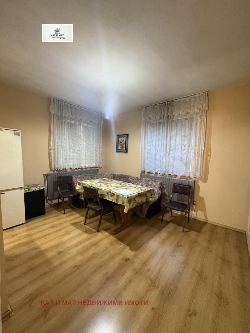 Продава ЕТАЖ ОТ КЪЩА, град Русе, Здравец • 99999 € • 26744325 1 — Holmes.bg Продава ЕТАЖ ОТ КЪЩА, град Русе, Здравец • 99999 € • 26744325 1