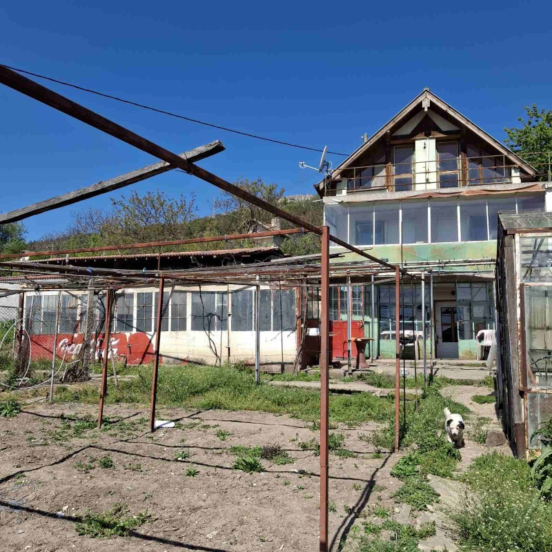 Продава ВИЛА, град Шумен, м-т Под Манастира • 68000 € • 55385060 1 — Holmes.bg Продава ВИЛА, град Шумен, м-т Под Манастира • 68000 € • 55385060 1