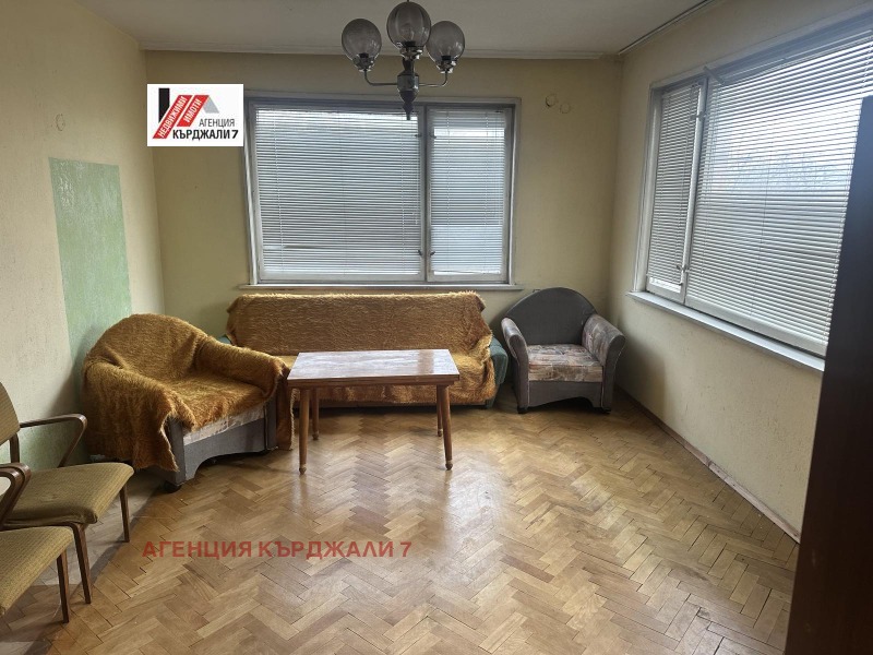 Продава 3-СТАЕН, град Кърджали, Център • 109000 € / 213185.47 лв. • 30496652 1 — Holmes.bg Продава 3-СТАЕН, град Кърджали, Център • 109000 € / 213185.47 лв. • 30496652 1