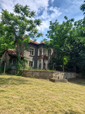 Продава Къща, с. Слатина