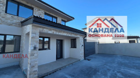 Продава Къща, с. Радиново