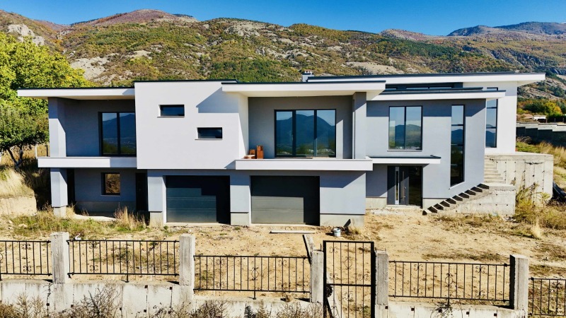 Продава КЪЩА, област Пловдив, гр. Карлово • по договаряне • 20052719 1 — Holmes.bg Продава КЪЩА, област Пловдив, гр. Карлово • по договаряне • 20052719 1