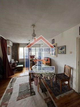 Продажба на етажи от къща в град Пловдив - изображение 12 