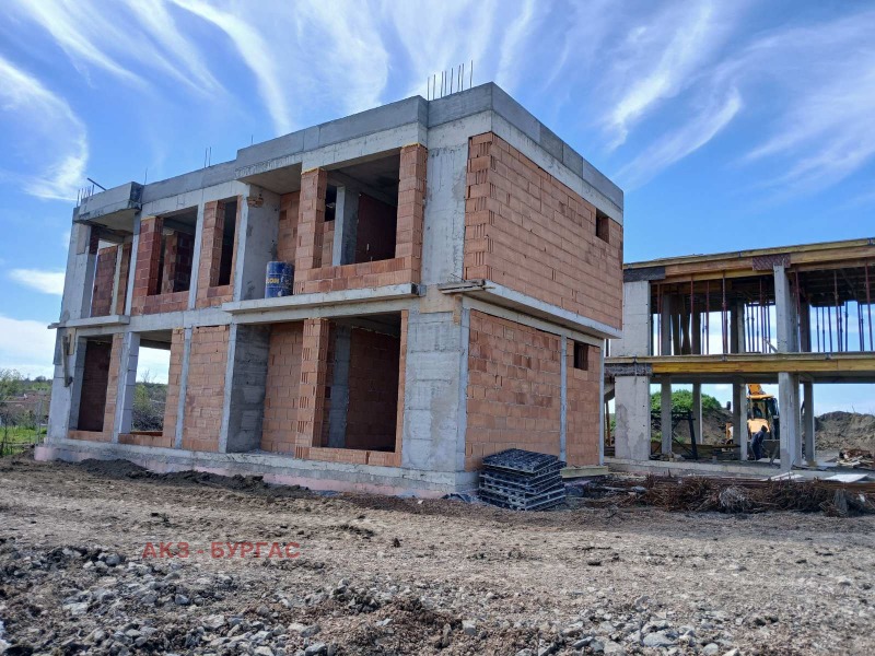 Продава КЪЩА, град Бургас, Ветрен • 270000 € / 528074.10 лв. • 18222246 1 — Holmes.bg Продава КЪЩА, град Бургас, Ветрен • 270000 € / 528074.10 лв. • 18222246 1