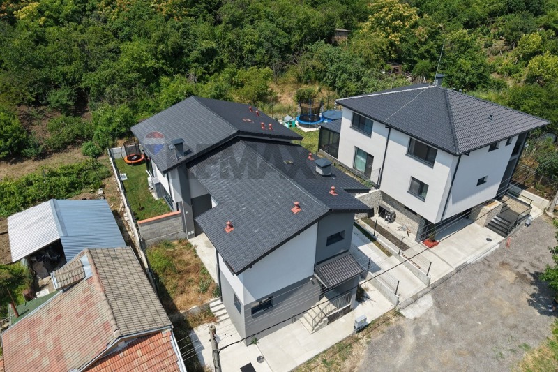 Продава КЪЩА, град Шумен, 2-ри корпус • 284900 € / 557215.97 лв. • 95858041 1 — Holmes.bg Продава КЪЩА, град Шумен, 2-ри корпус • 284900 € / 557215.97 лв. • 95858041 1