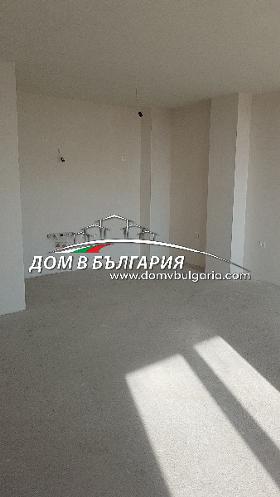 Продажба на тристайни апартаменти в град Варна - изображение 9 