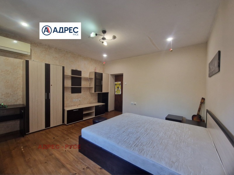 Продава КЪЩА, град Русе, Тракцията • 114000 € • 25472500 1 — Holmes.bg Продава КЪЩА, град Русе, Тракцията • 114000 € • 25472500 1