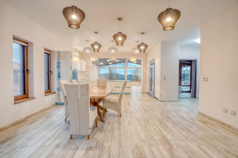 Продава КЪЩА, град София, с. Бистрица • 790000 € / 1545105.70 лв. • 71596361 1 — Holmes.bg Продава КЪЩА, град София, с. Бистрица • 790000 € / 1545105.70 лв. • 71596361 1