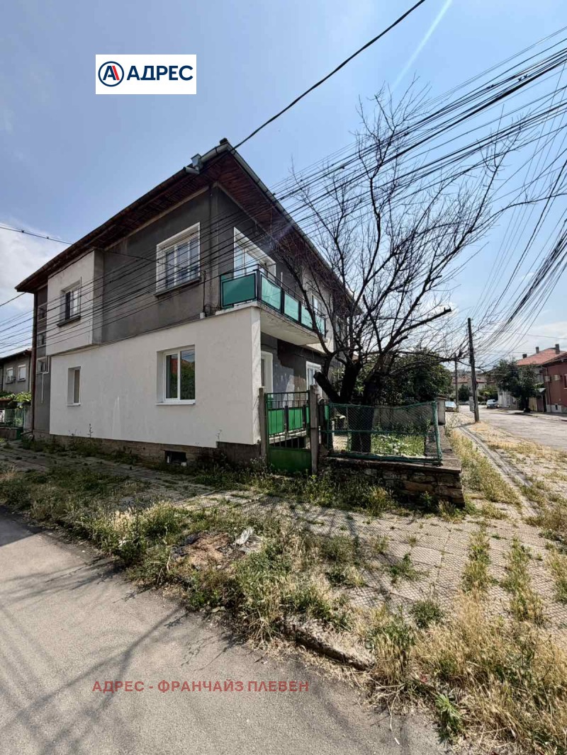 Продава ЕТАЖ ОТ КЪЩА, град Ловеч, Широк център • 71000 € / 138863.93 лв. • 35524088 1 — Holmes.bg Продава ЕТАЖ ОТ КЪЩА, град Ловеч, Широк център • 71000 € / 138863.93 лв. • 35524088 1