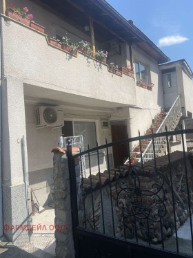 Продажба на етажи от къща в град Хасково - изображение 8 
