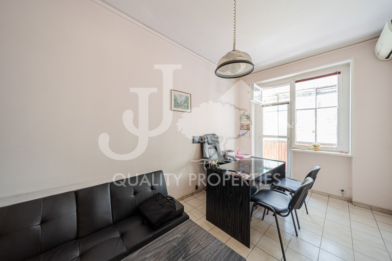 Продава ОФИС, град София, Център • 345000 € / 674761.35 лв. • 40540874 1 — Holmes.bg Продава ОФИС, град София, Център • 345000 € / 674761.35 лв. • 40540874 1