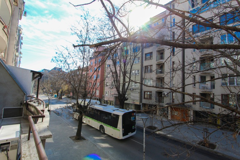 Продава 3-СТАЕН, град София, Оборище • 494400 € / 966962.35 лв. • 76880197 1 — Holmes.bg Продава 3-СТАЕН, град София, Оборище • 494400 € / 966962.35 лв. • 76880197 1