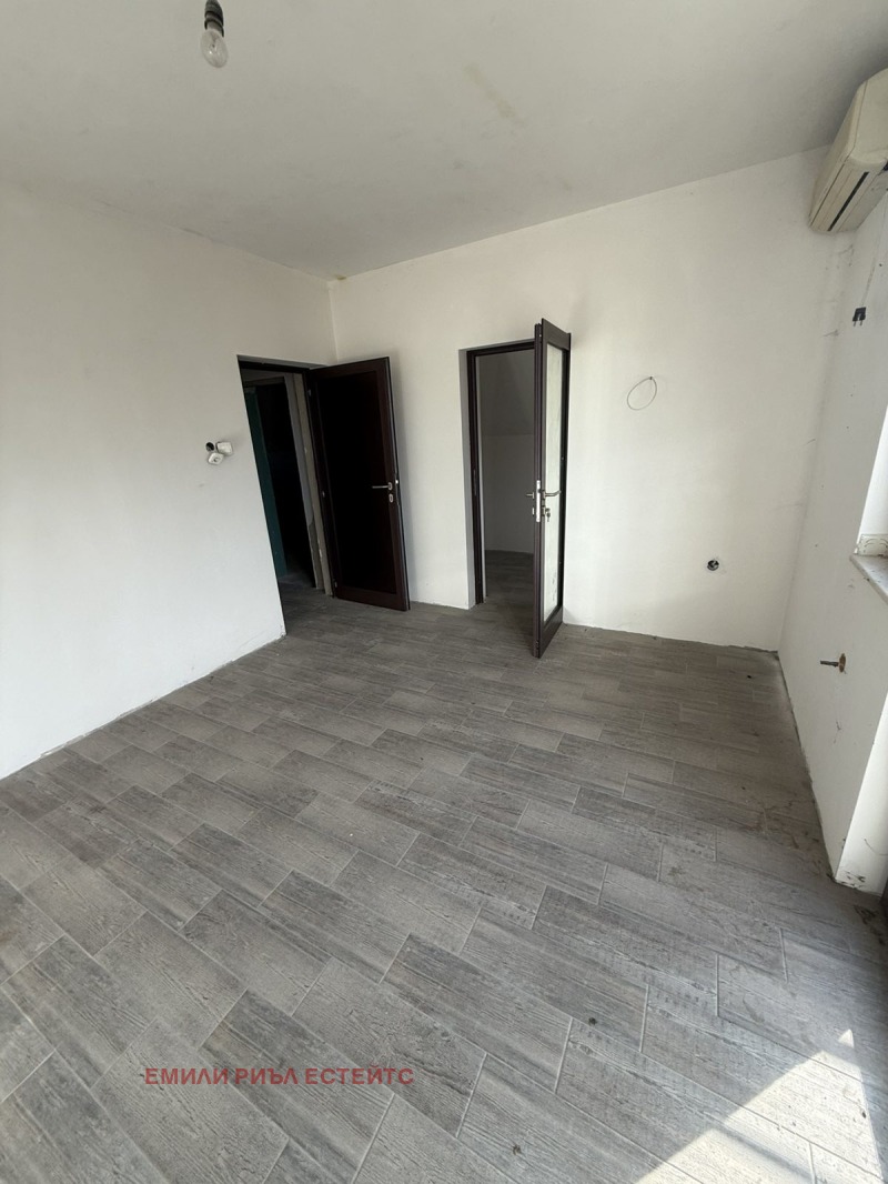 Продава КЪЩА, град София, Требич • 325000 € / 635644.75 лв. • 79964114 1 — Holmes.bg Продава КЪЩА, град София, Требич • 325000 € / 635644.75 лв. • 79964114 1