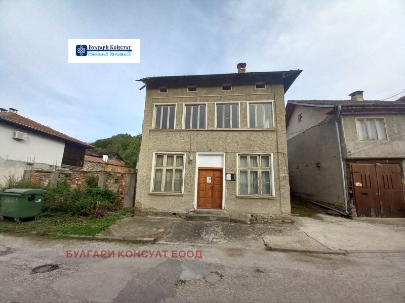 Продава КЪЩА, област Ловеч, с. Орешак • 89999 € / 176022.74 лв. • 90008487 1 — Holmes.bg Продава КЪЩА, област Ловеч, с. Орешак • 89999 € / 176022.74 лв. • 90008487 1