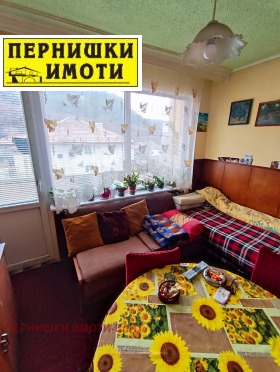 Продажба на етажи от къща в град Перник - изображение 9 