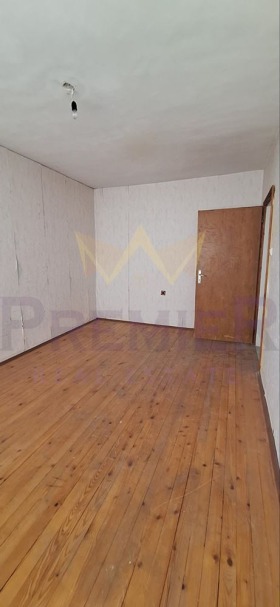 Обява Продава ЕТАЖ ОТ КЪЩА,гр. Аксаково, област Варна