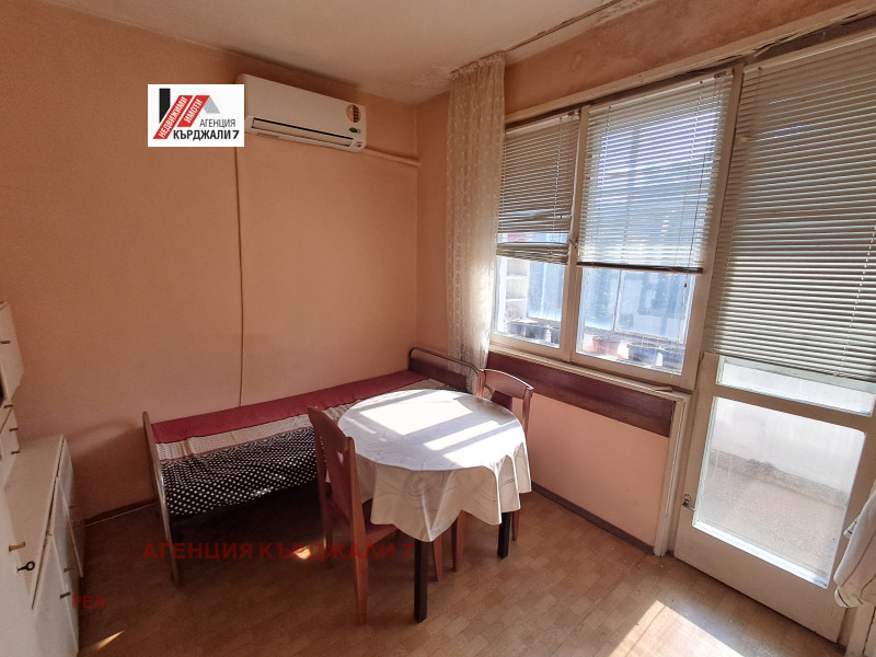 Продава 3-СТАЕН, град Кърджали, Център • 90000 € / 176024.70 лв. • 68209854 1 — Holmes.bg Продава 3-СТАЕН, град Кърджали, Център • 90000 € / 176024.70 лв. • 68209854 1