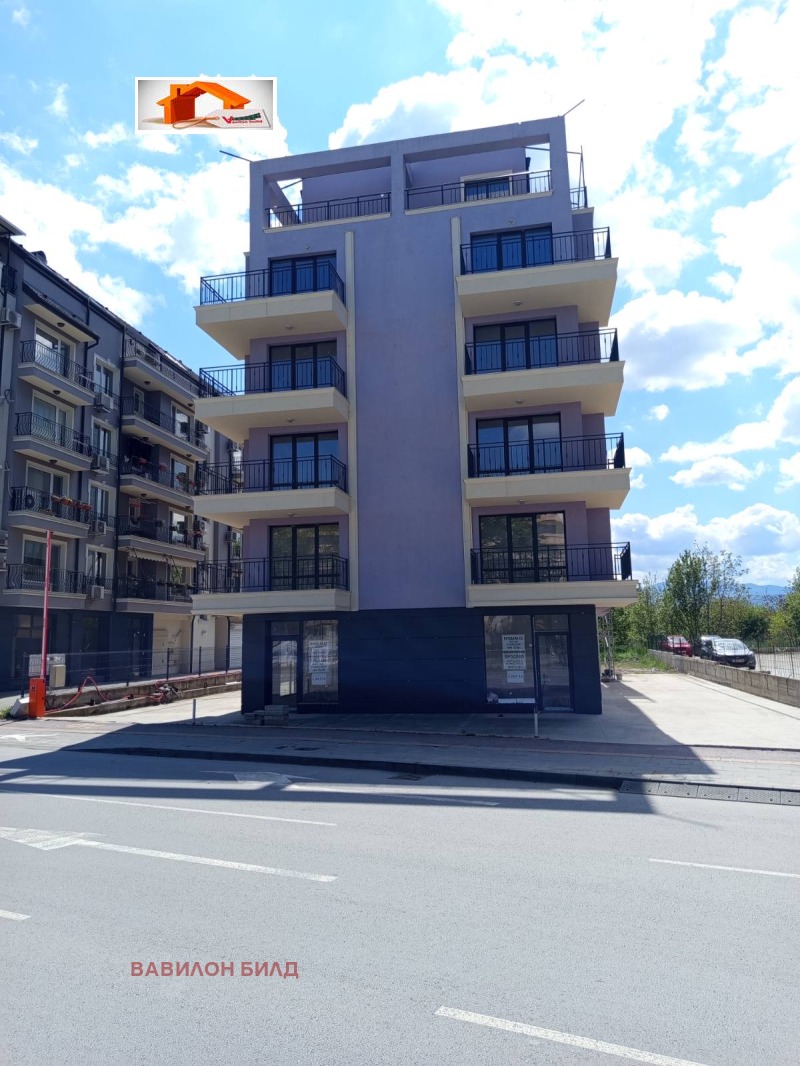 Продава МАГАЗИН, град Пловдив, Коматевски възел • 369900 € / 723461.52 лв. • 67392451 1 — Holmes.bg Продава МАГАЗИН, град Пловдив, Коматевски възел • 369900 € / 723461.52 лв. • 67392451 1