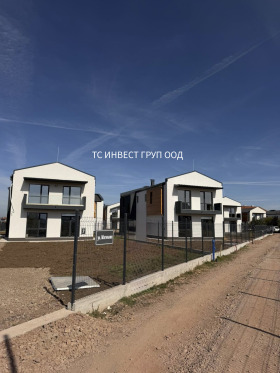 Продава Къща, с. Равно поле
