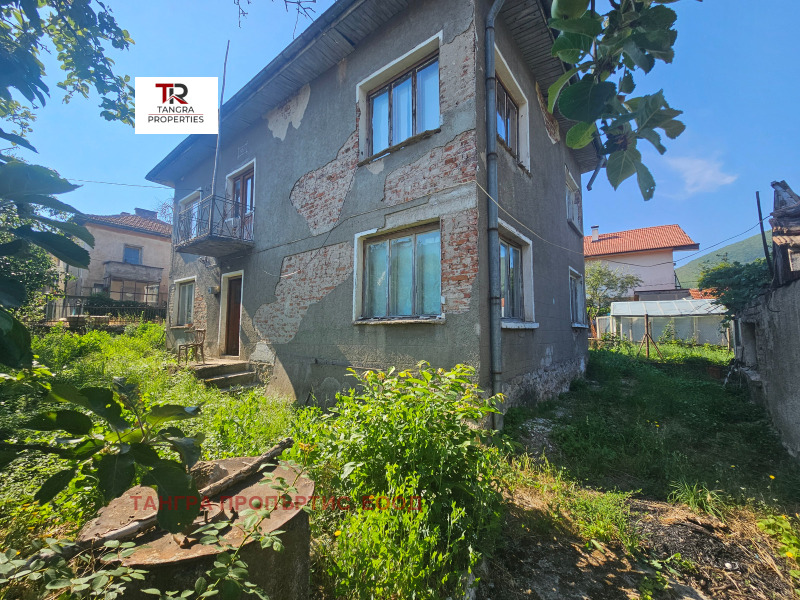 Продава КЪЩА, област Перник, гр. Земен • 43000 € / 84100.69 лв. • 81566185 1 — Holmes.bg Продава КЪЩА, област Перник, гр. Земен • 43000 € / 84100.69 лв. • 81566185 1