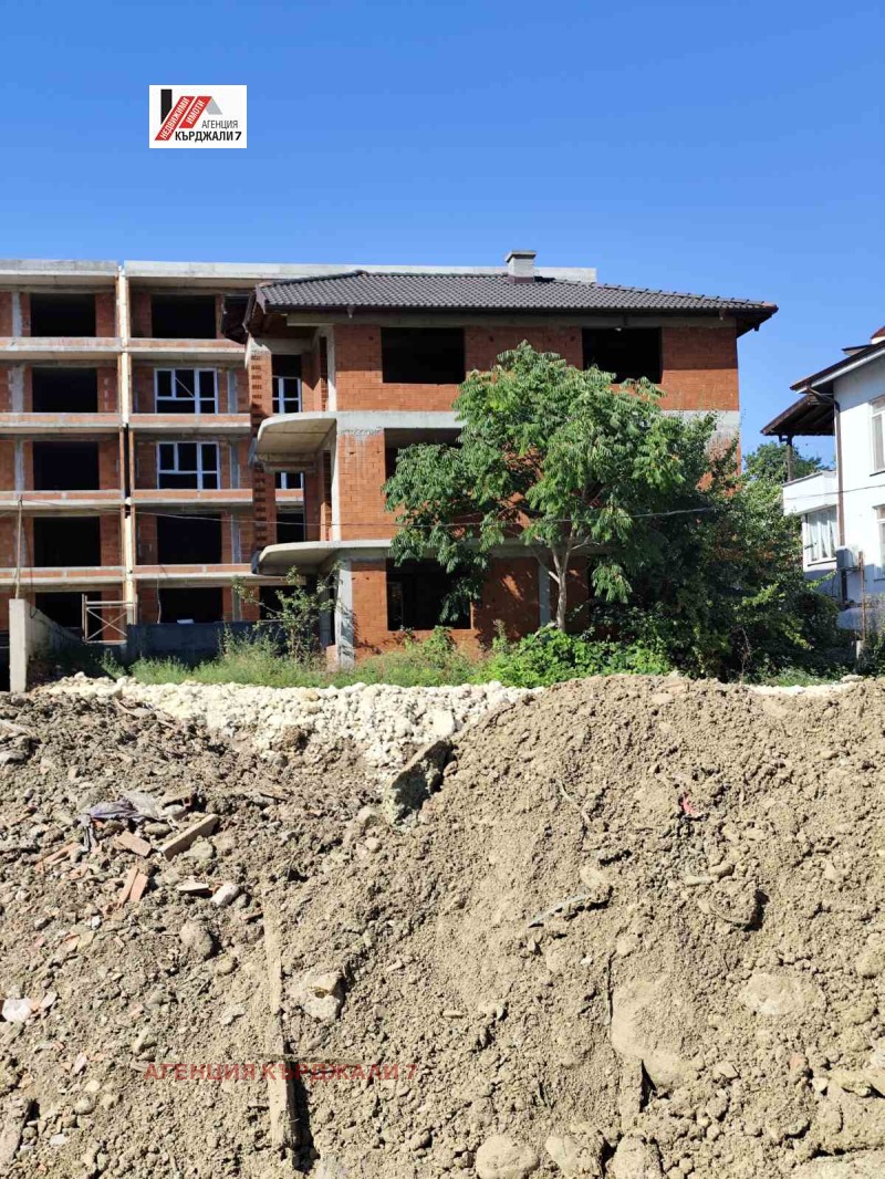 Продава КЪЩА, град Кърджали, Възрожденци • 219900 € • 99061529 1 — Holmes.bg Продава КЪЩА, град Кърджали, Възрожденци • 219900 € • 99061529 1