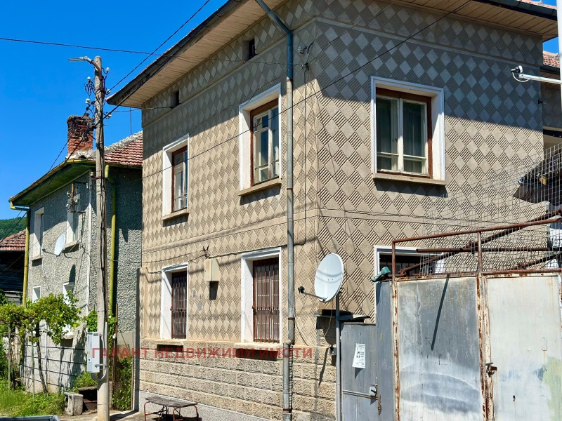 Продава КЪЩА, област Габрово, с. Трънито • 60000 € / 117349.80 лв. • 38525293 1 — Holmes.bg Продава КЪЩА, област Габрово, с. Трънито • 60000 € / 117349.80 лв. • 38525293 1