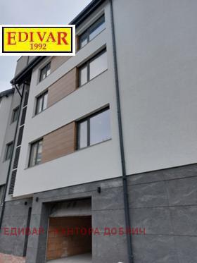 Продажба на четеристайни апартаменти в град Добрич - изображение 14 