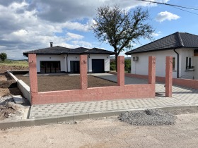 Обява Продава КЪЩА,град Перник, Църква