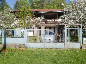 Обява Продава КЪЩА,гр. Правец, област София