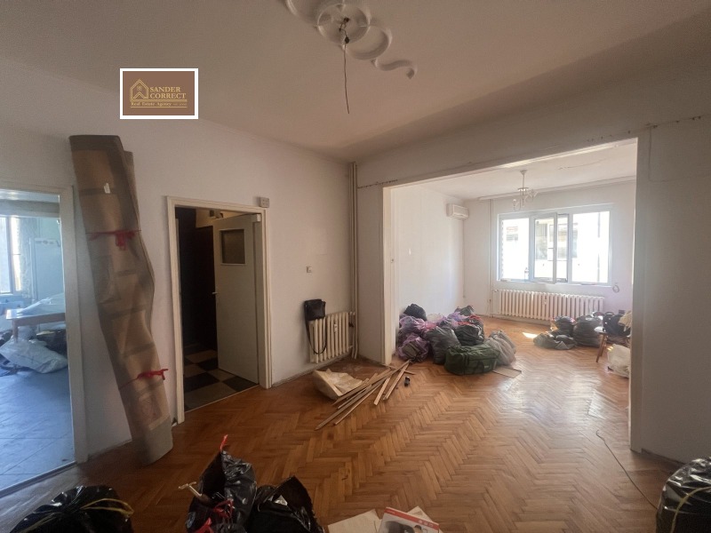 Продава 3-СТАЕН, град София, Център • 440000 € / 860565.20 лв. • 27202980 1 — Holmes.bg Продава 3-СТАЕН, град София, Център • 440000 € / 860565.20 лв. • 27202980 1