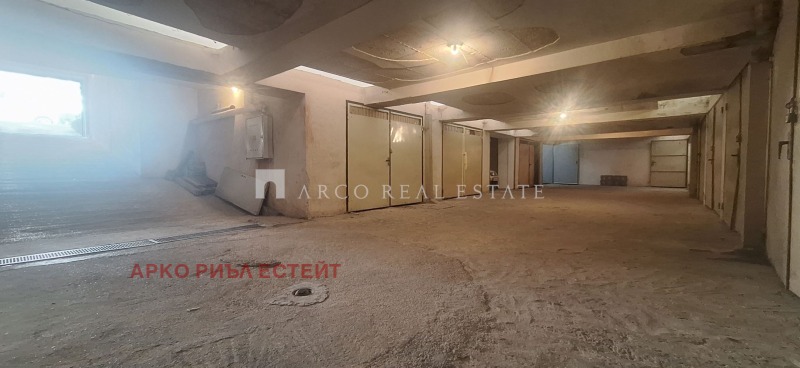 Продава ГАРАЖ, ПАРКОМЯСТО, град София, Хладилника • 70000 € / 136908.10 лв. • 48837333 1 — Holmes.bg Продава ГАРАЖ, ПАРКОМЯСТО, град София, Хладилника • 70000 € / 136908.10 лв. • 48837333 1