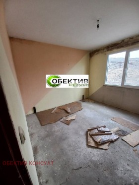 Продажба на тристайни апартаменти в град Благоевград - изображение 1 