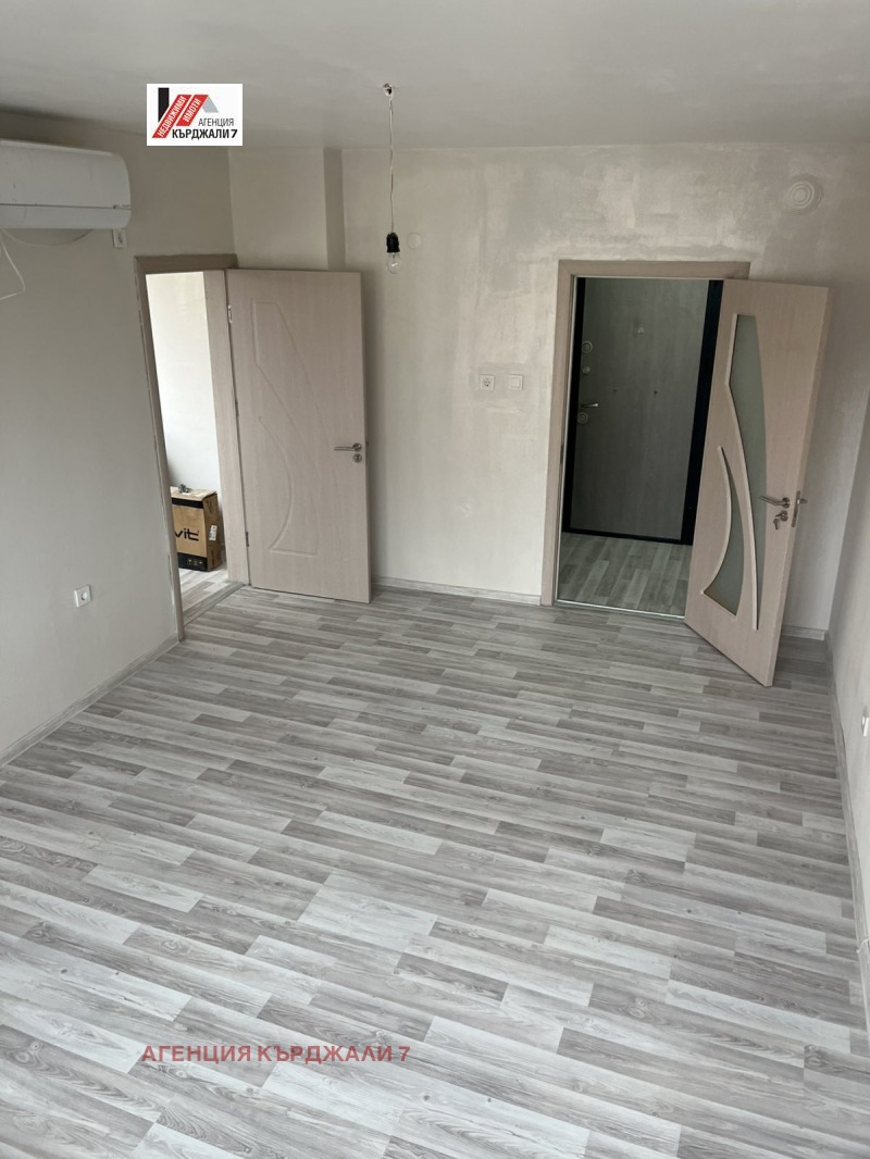 Продава 2-СТАЕН, град Кърджали, Възрожденци • 55000 € / 107570.65 лв. • 86129826 1 — Holmes.bg Продава 2-СТАЕН, град Кърджали, Възрожденци • 55000 € / 107570.65 лв. • 86129826 1