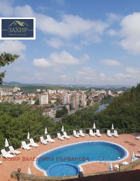 Продажба на хотели в град Ловеч - изображение 1 